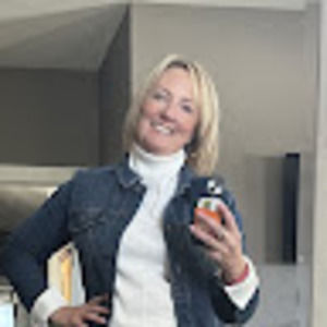 Meet your Posher, Deborah